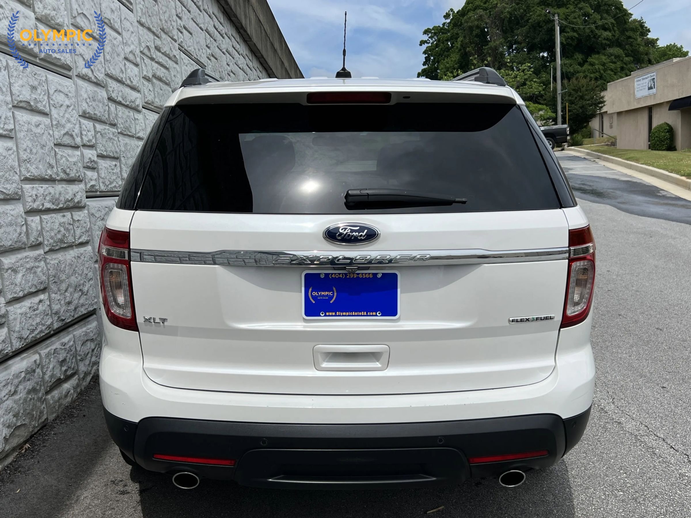 Used 2014 Ford Explorer XLT w/ Equipment Group 202A FWD image 5