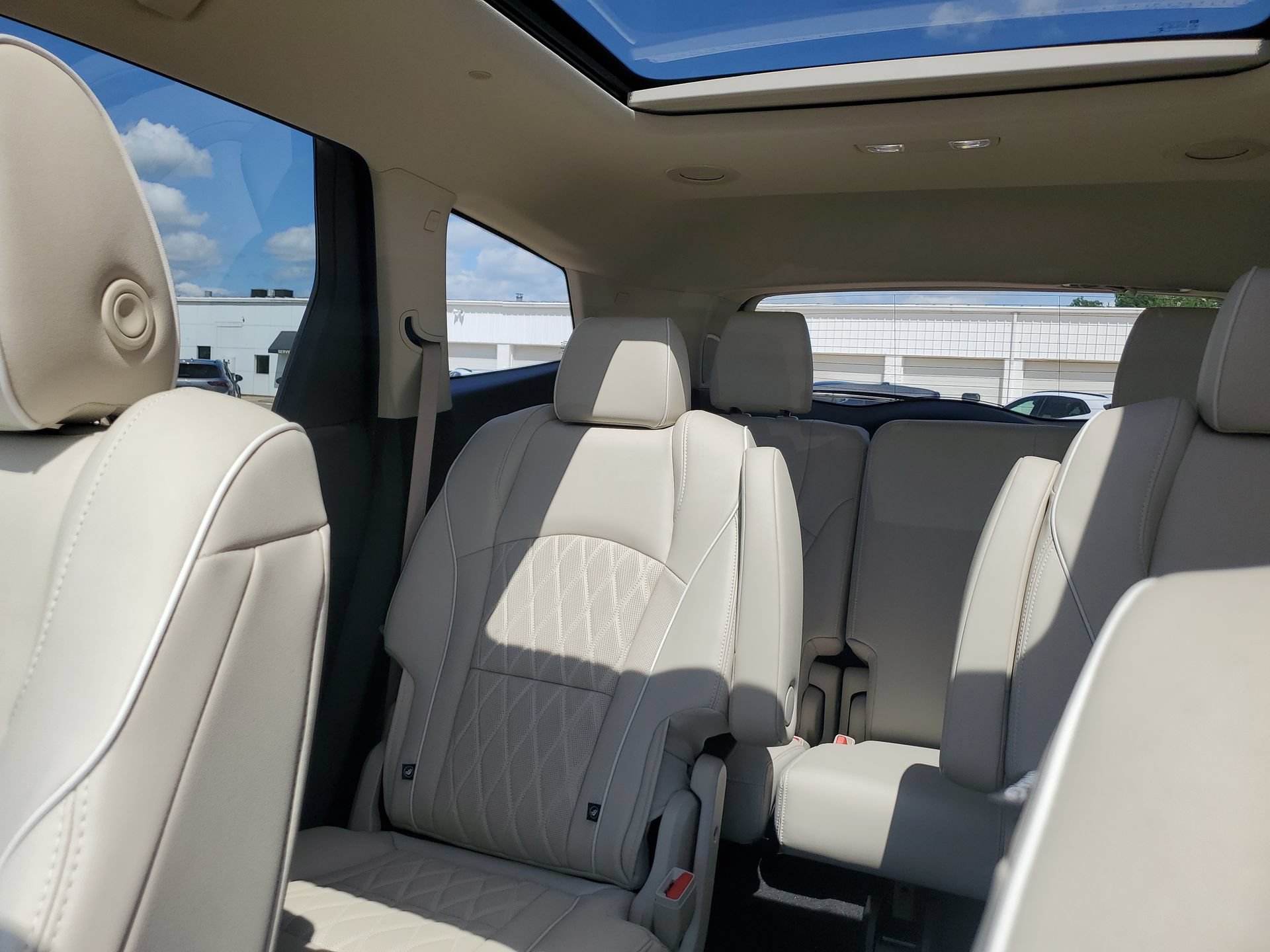 Used 2023 Buick Enclave Avenir w/ Avenir Technology Package AWD/4WD image 29