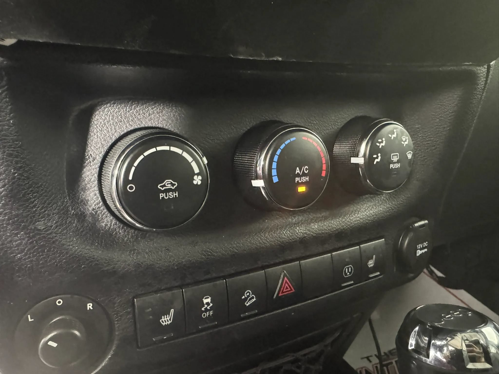 Used 2016 Jeep Wrangler Unlimited Rubicon AWD/4WD image 19