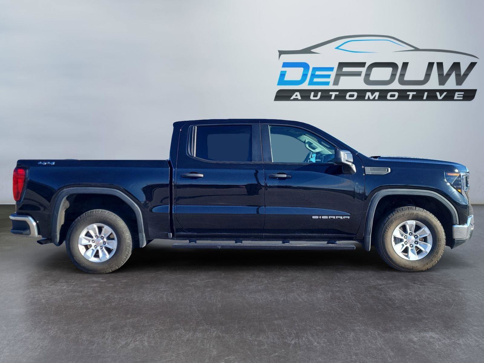 Used 2024 GMC Sierra 1500 Pro w/ Pro Value Package image 2