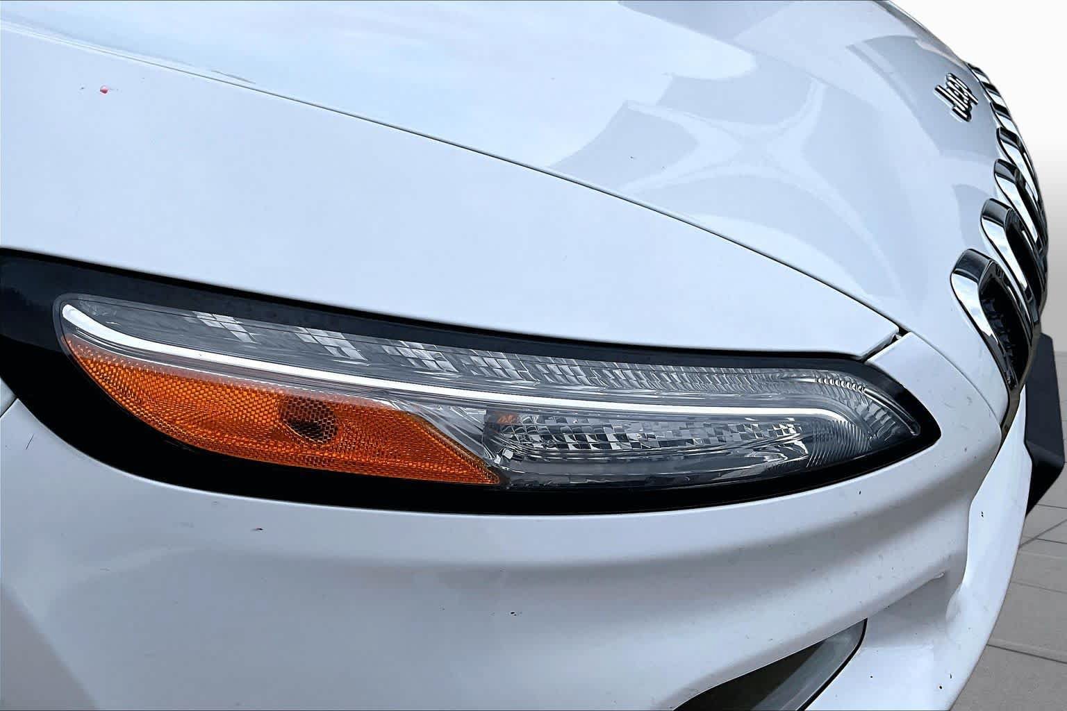 Used 2015 Jeep Cherokee Limited FWD image 26