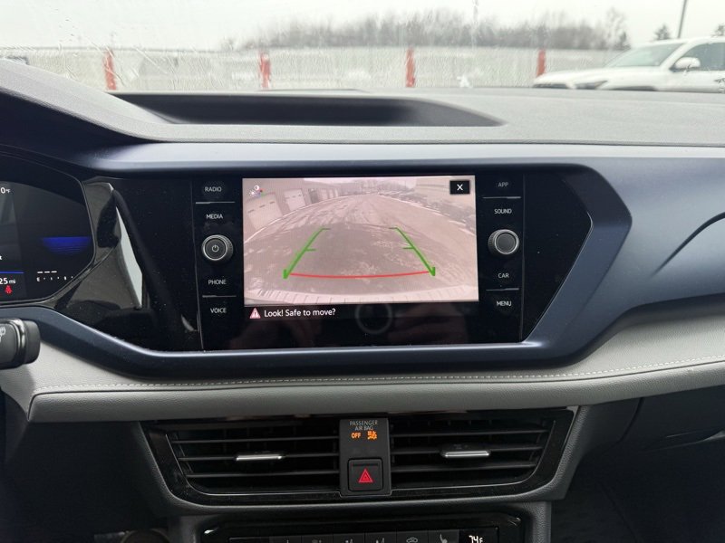 Used 2024 Volkswagen Taos SE image 13