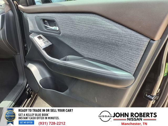 Certified 2023 Nissan Rogue SV FWD image 19