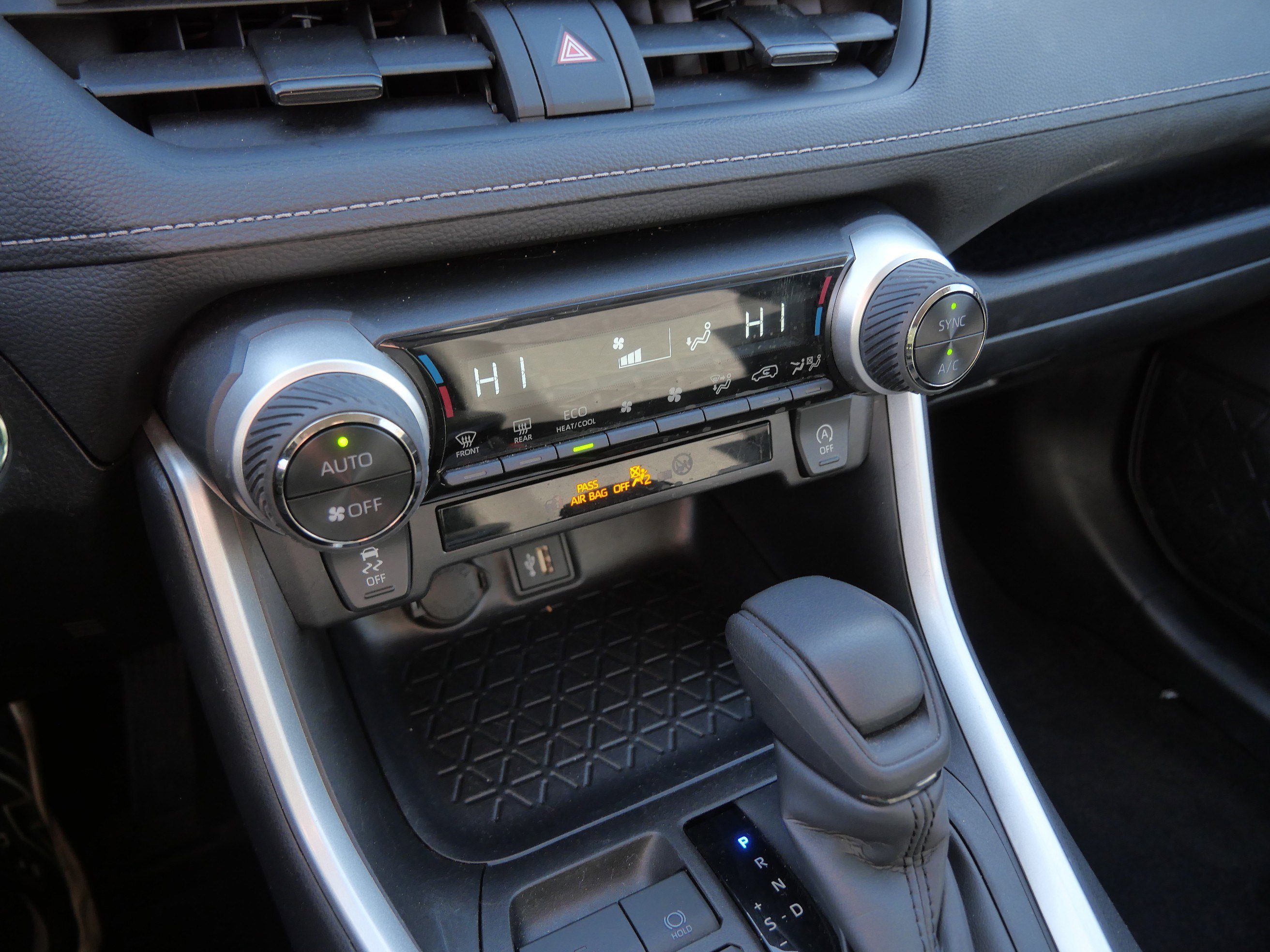 Certified 2025 Toyota RAV4 XLE FWD image 24