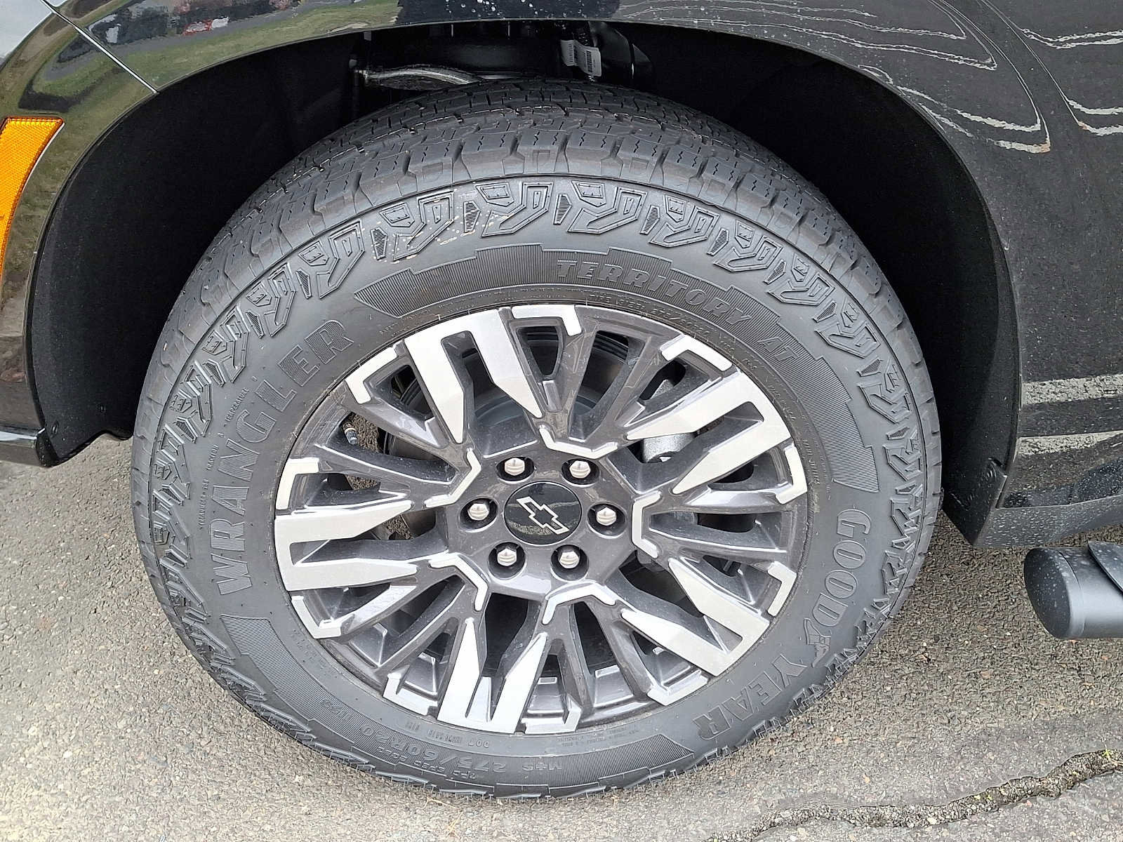 New 2026 Chevrolet Suburban Z71 w/ Z71 Off-Road Package image 4