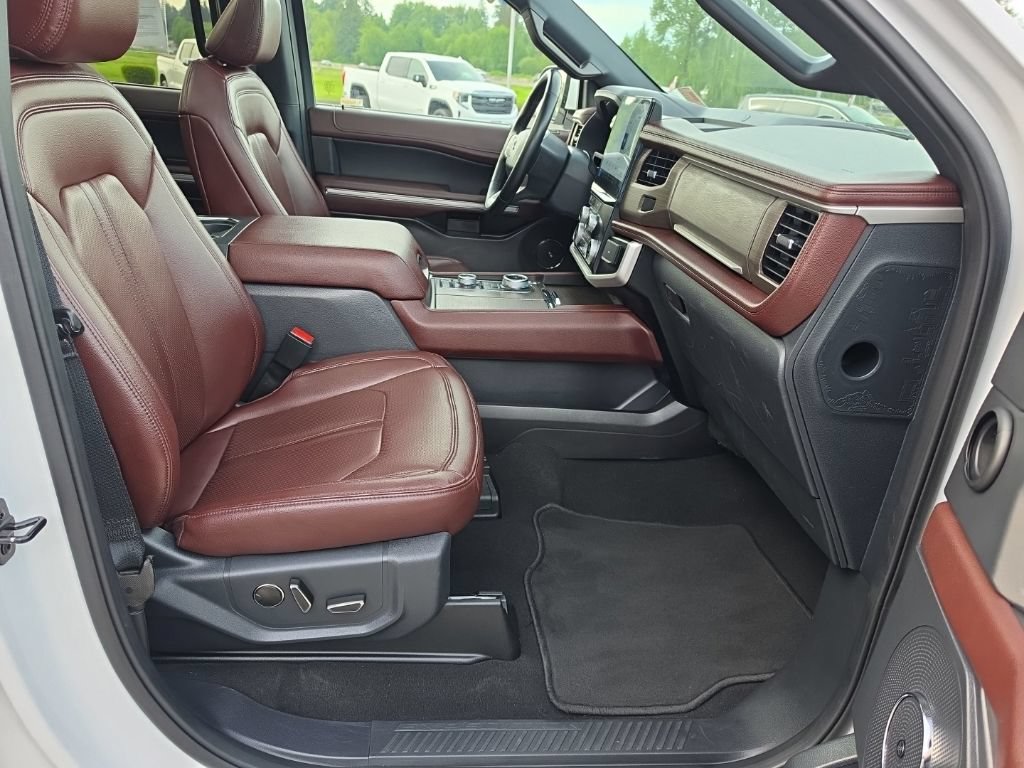 Used 2024 Ford Expedition Limited AWD/4WD image 29