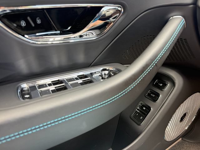 Used 2025 Bentley Flying Spur Plug-In Hybrid AWD/4WD image 44