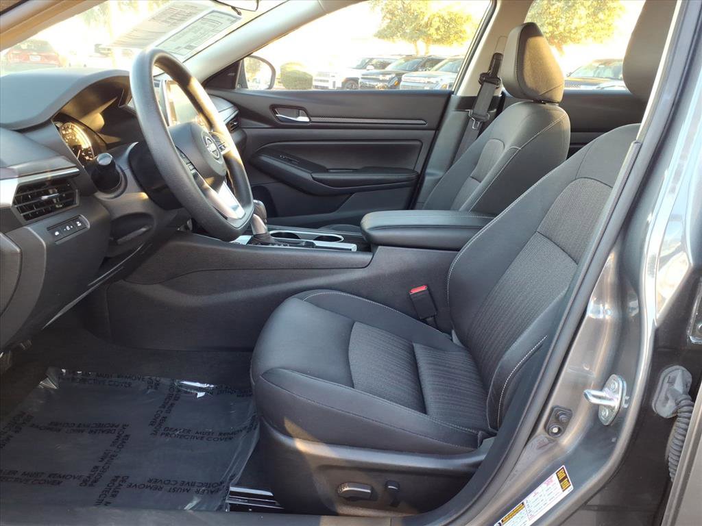 Used 2024 Nissan Altima 2.5 SV image 13