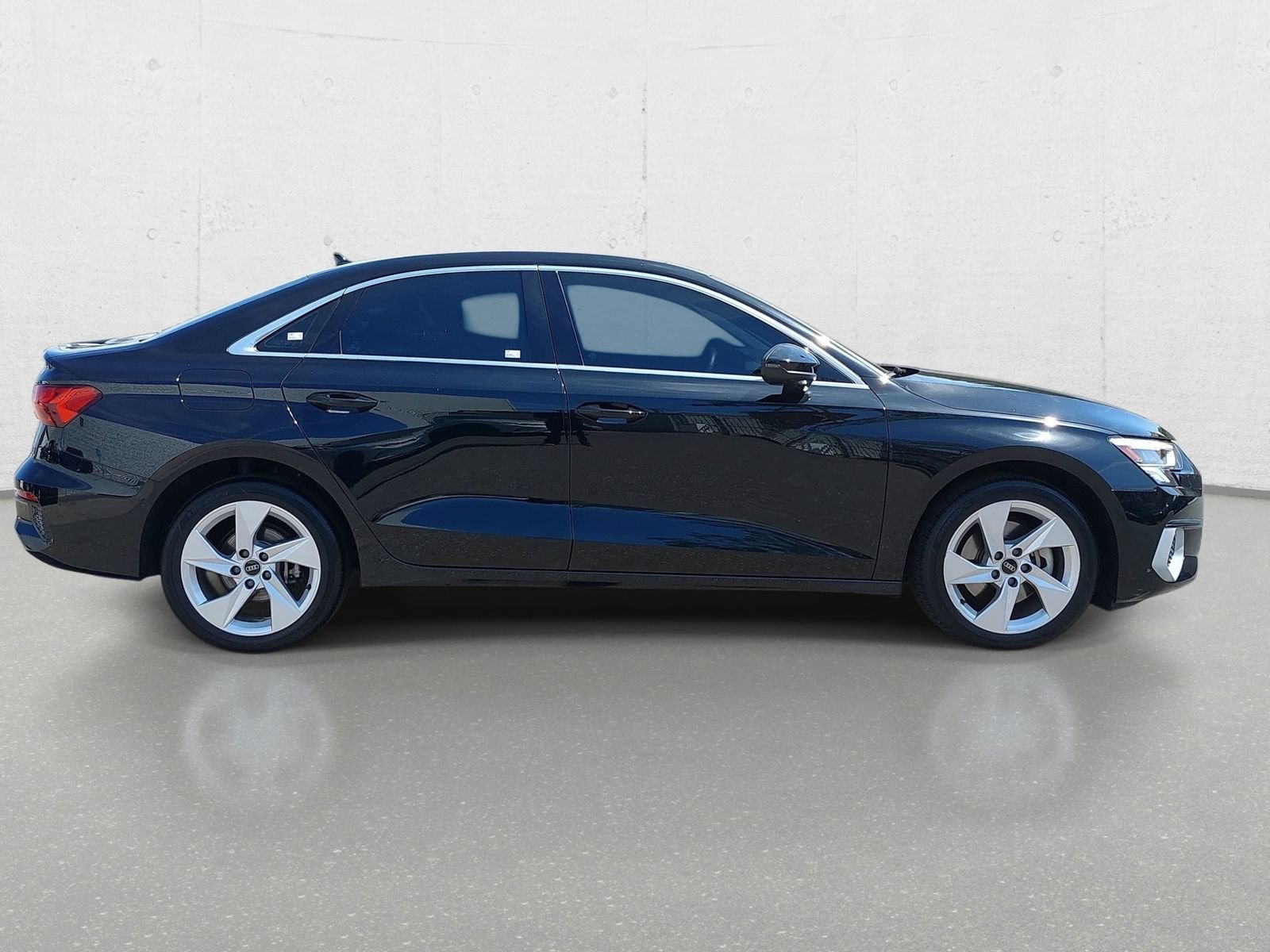 Used 2023 Audi A3 2.0T Premium w/ Convenience Package AWD/4WD image 4