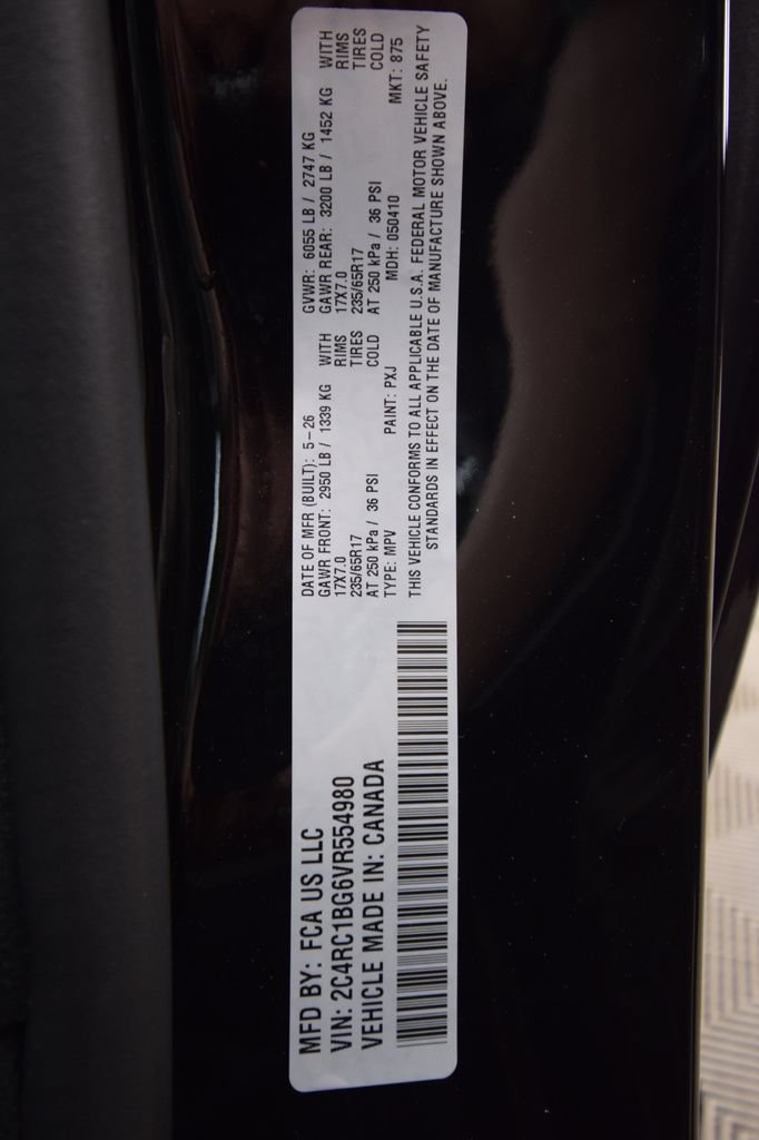 New 2027 Chrysler Pacifica Select w/ Family Tech Group FWD image 31