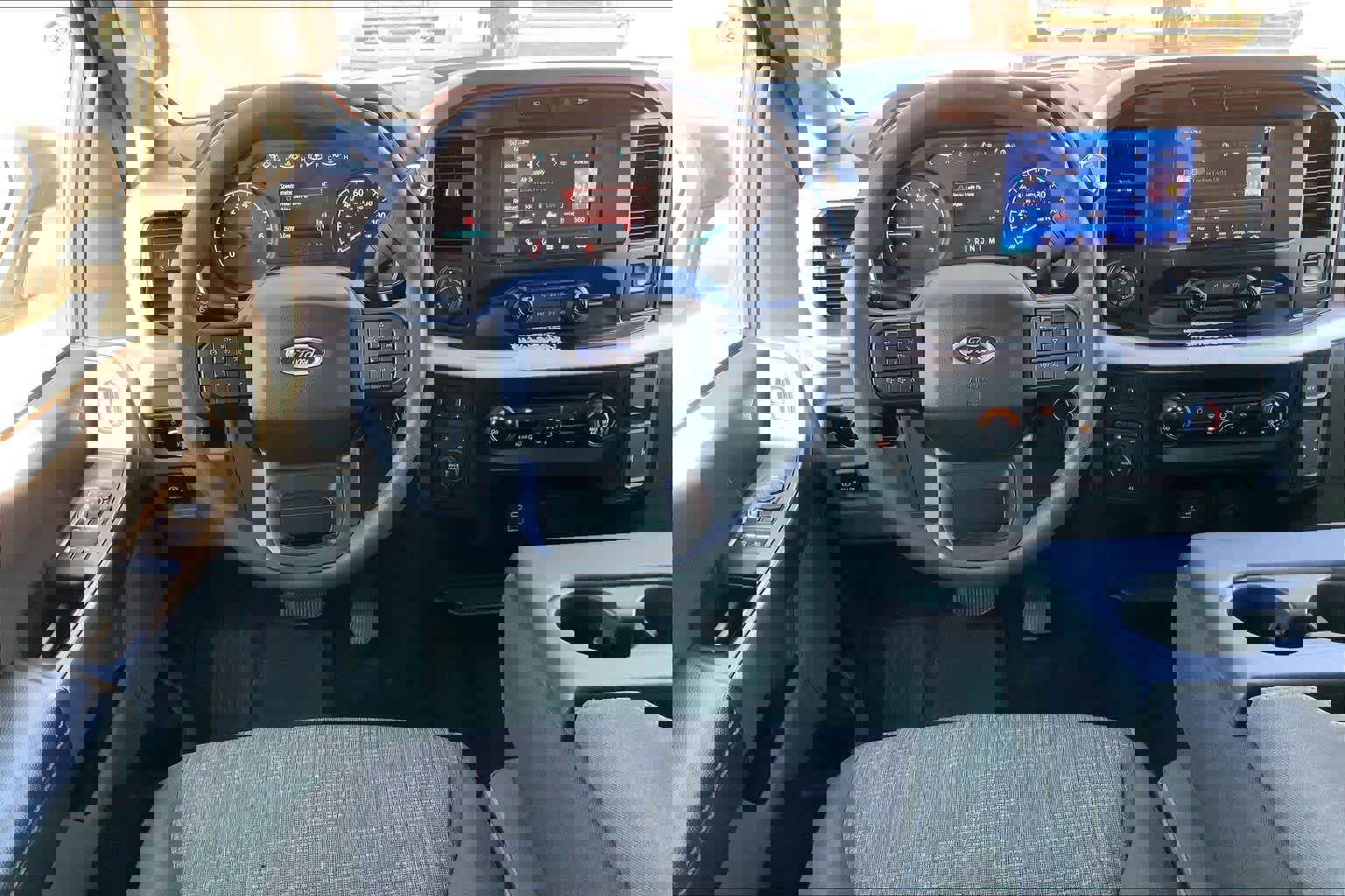 Used 2023 Ford F150 XLT w/ Trailer Tow Package image 6