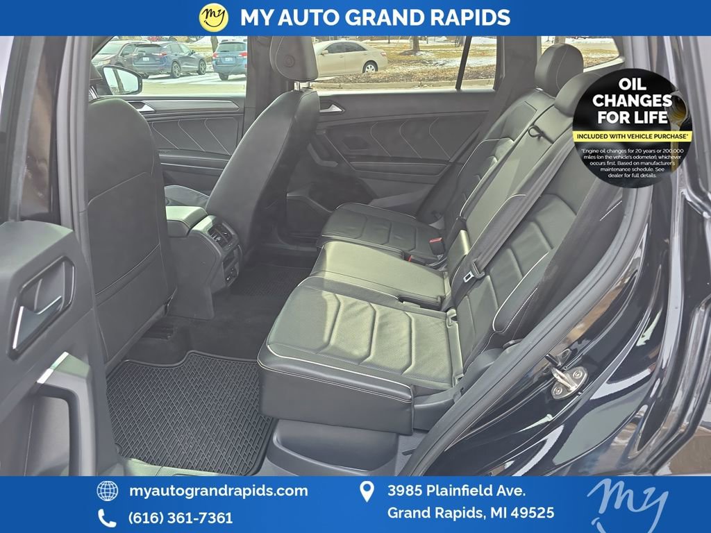 Used 2022 Volkswagen Tiguan SEL R-Line image 32