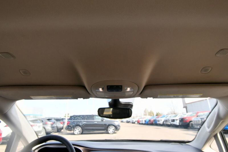 Used 2024 Chrysler Voyager LX FWD image 16