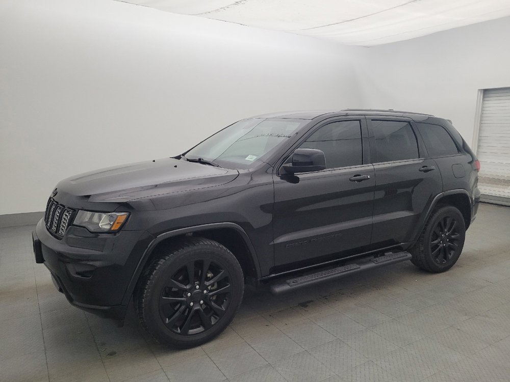 Used 2020 Jeep Grand Cherokee Altitude RWD image 2