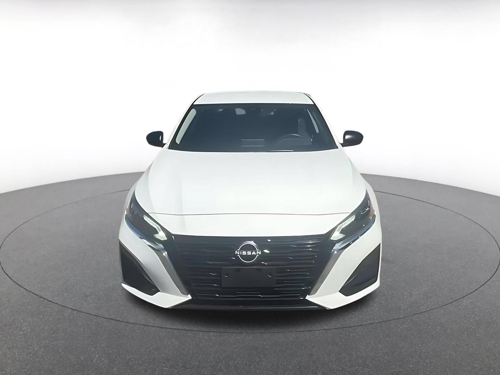 Used 2025 Nissan Altima 2.5 SV FWD image 4