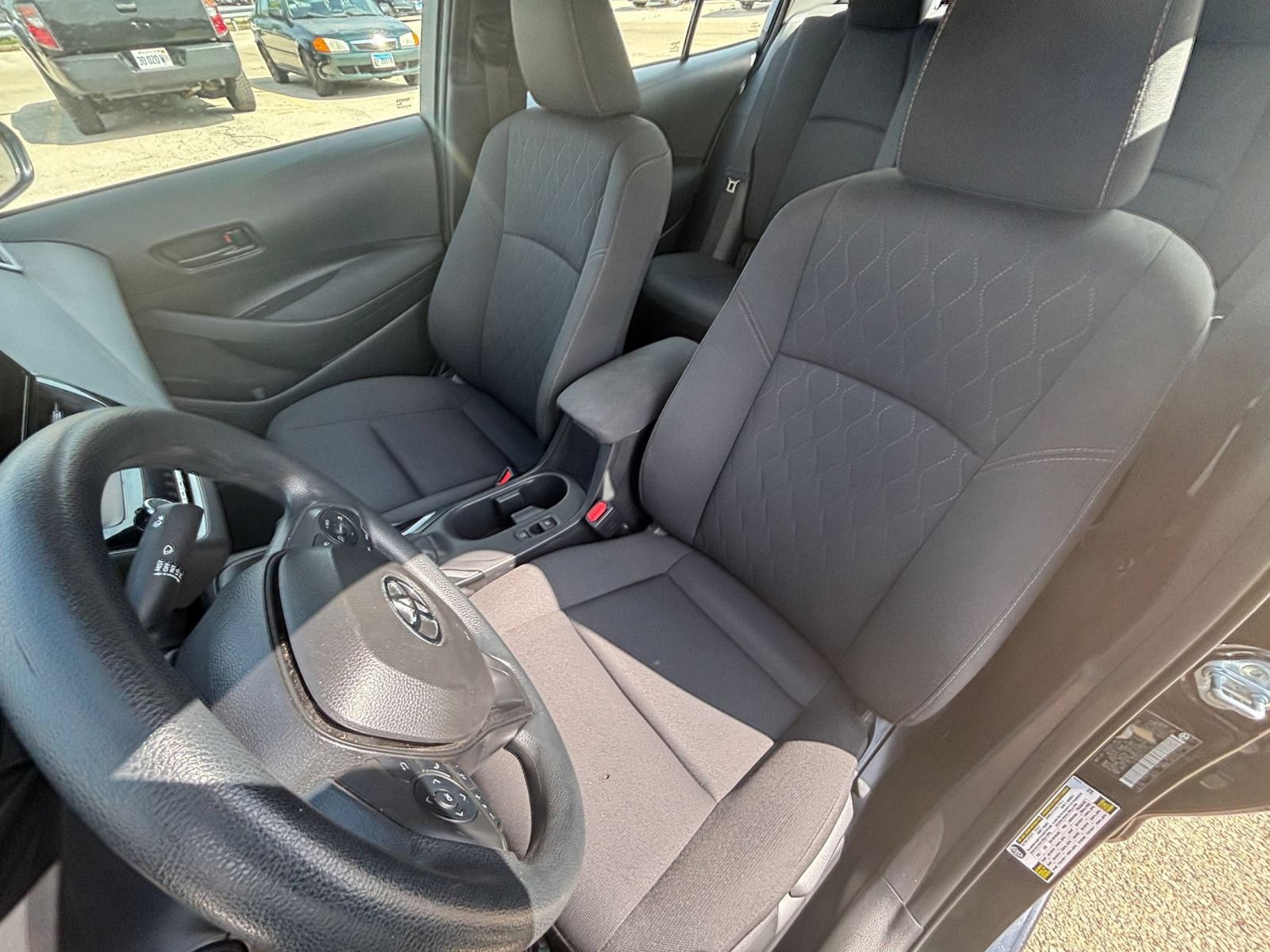 Used 2025 Toyota Corolla LE FWD image 33