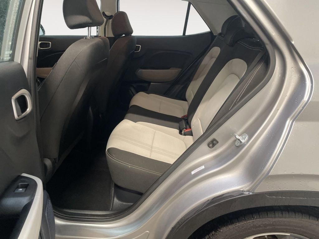 Certified 2023 Hyundai Venue SEL image 12