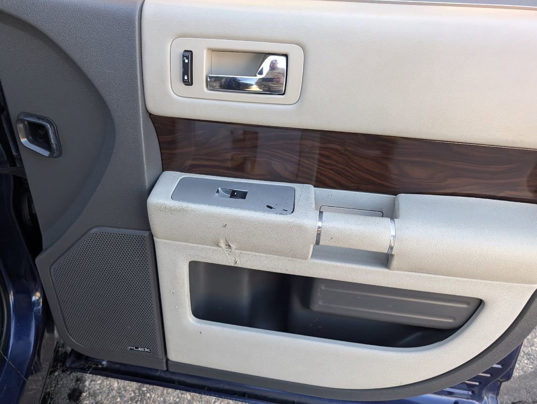 Used 2011 Ford Flex SEL w/ Rapid Spec Order Code image 31