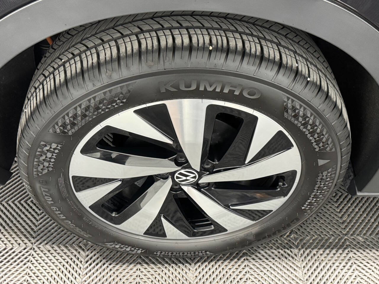 Used 2023 Volkswagen ID.4 S image 56