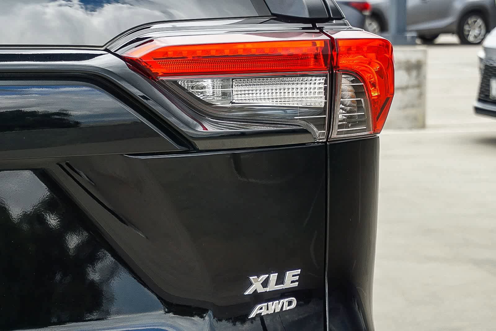 Used 2025 Toyota RAV4 XLE Premium w/ Weather Package AWD/4WD image 12