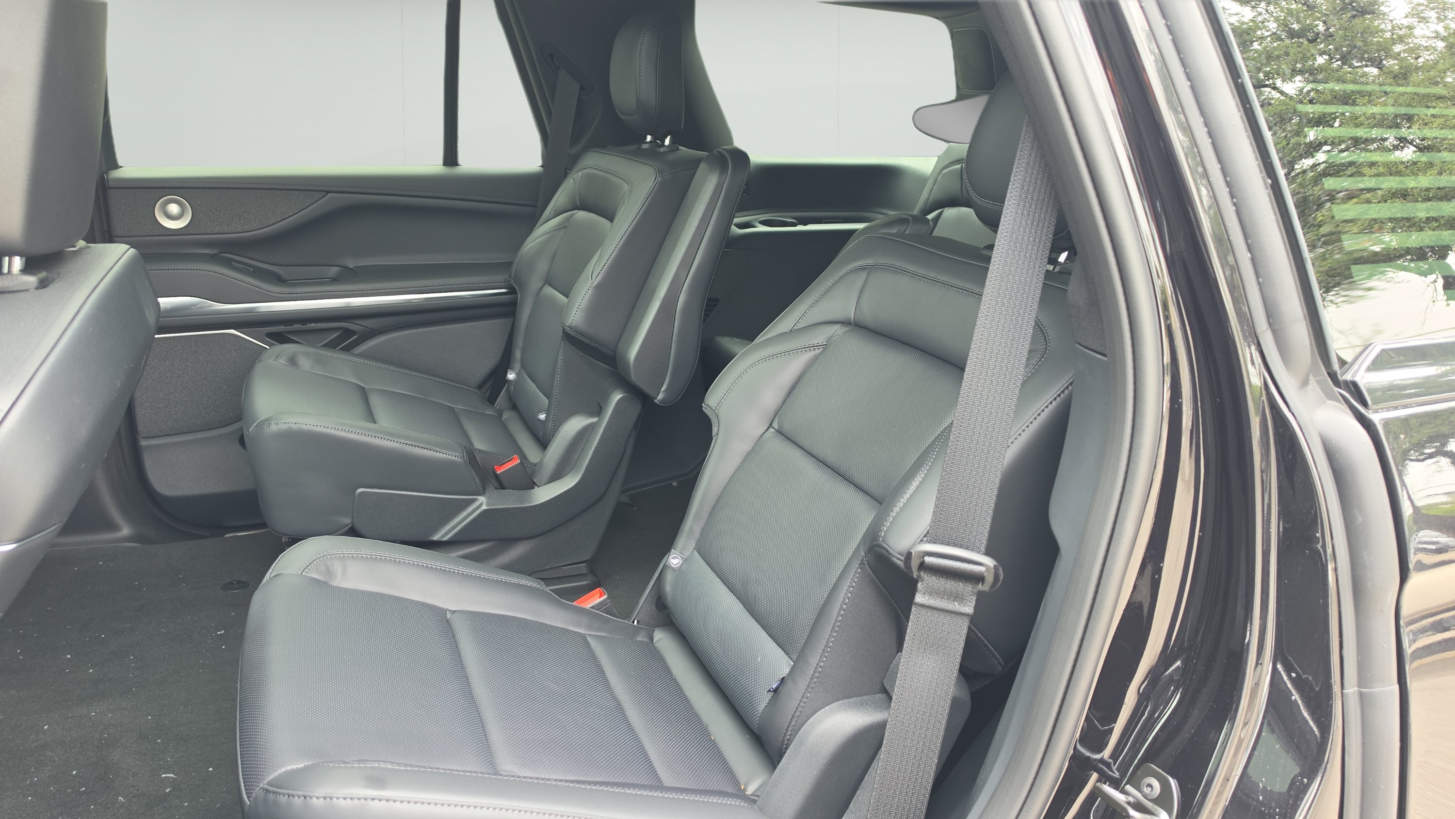 New 2026 Lincoln Navigator Reserve w/ Jet Appearance Package AWD/4WD image 22