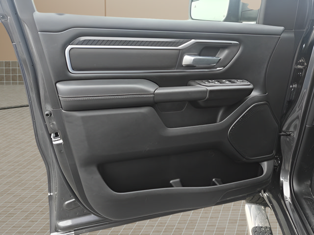Used 2025 RAM 1500 Big Horn AWD/4WD image 16