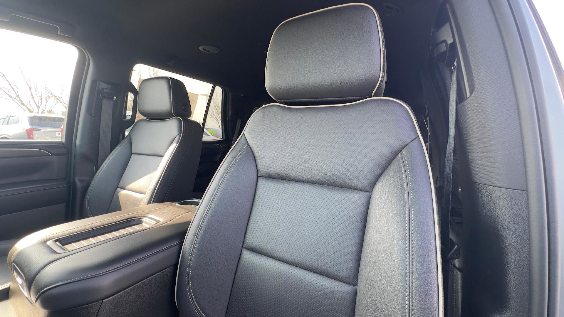 Used 2024 GMC Yukon SLT w/ SLT Luxury Package image 20