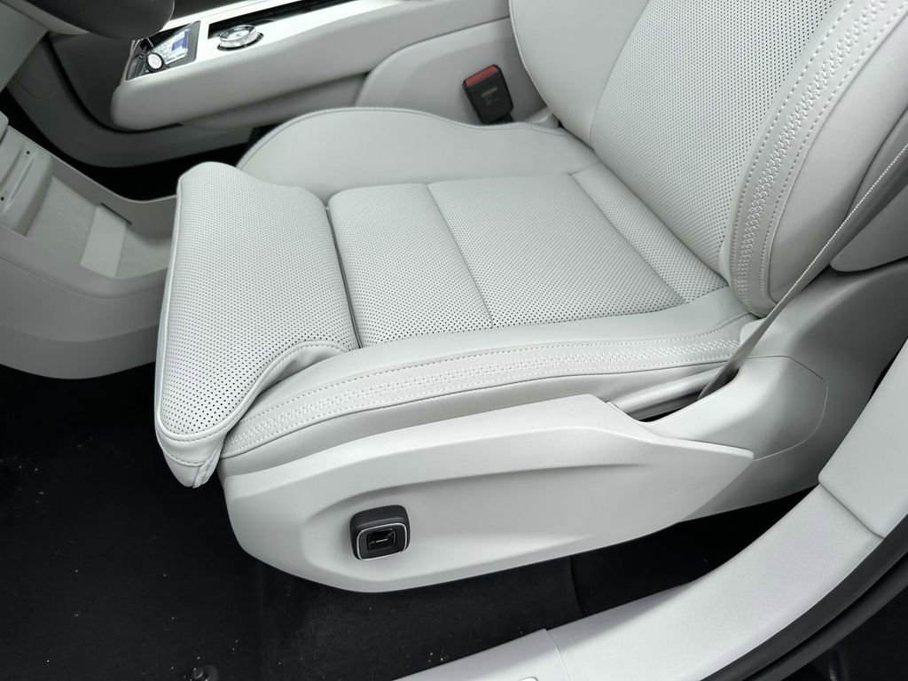 New 2025 Volvo EX90 Ultra image 15