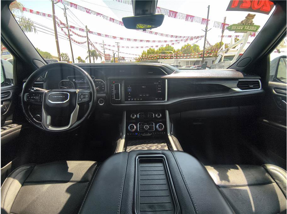 Used 2021 GMC Yukon Denali w/ Denali Premium Package AWD/4WD image 6