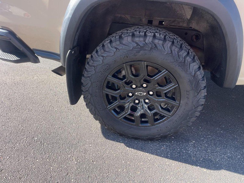 Used 2024 Chevrolet Colorado Trail Boss w/ Advanced Trailering Package AWD/4WD image 8