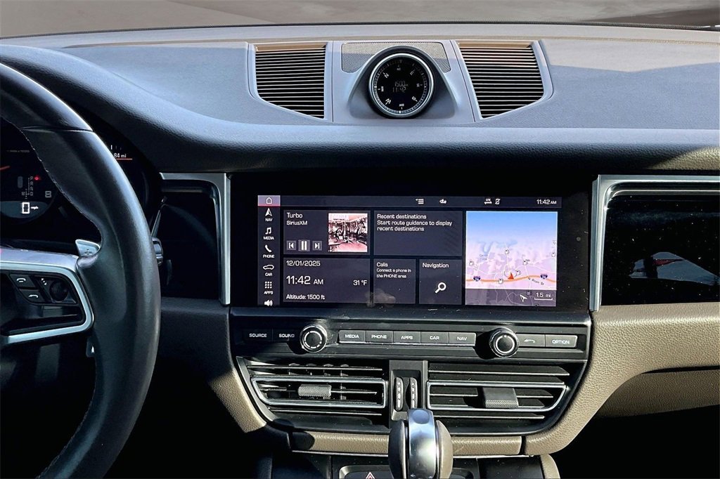 Used 2021 Porsche Macan image 6