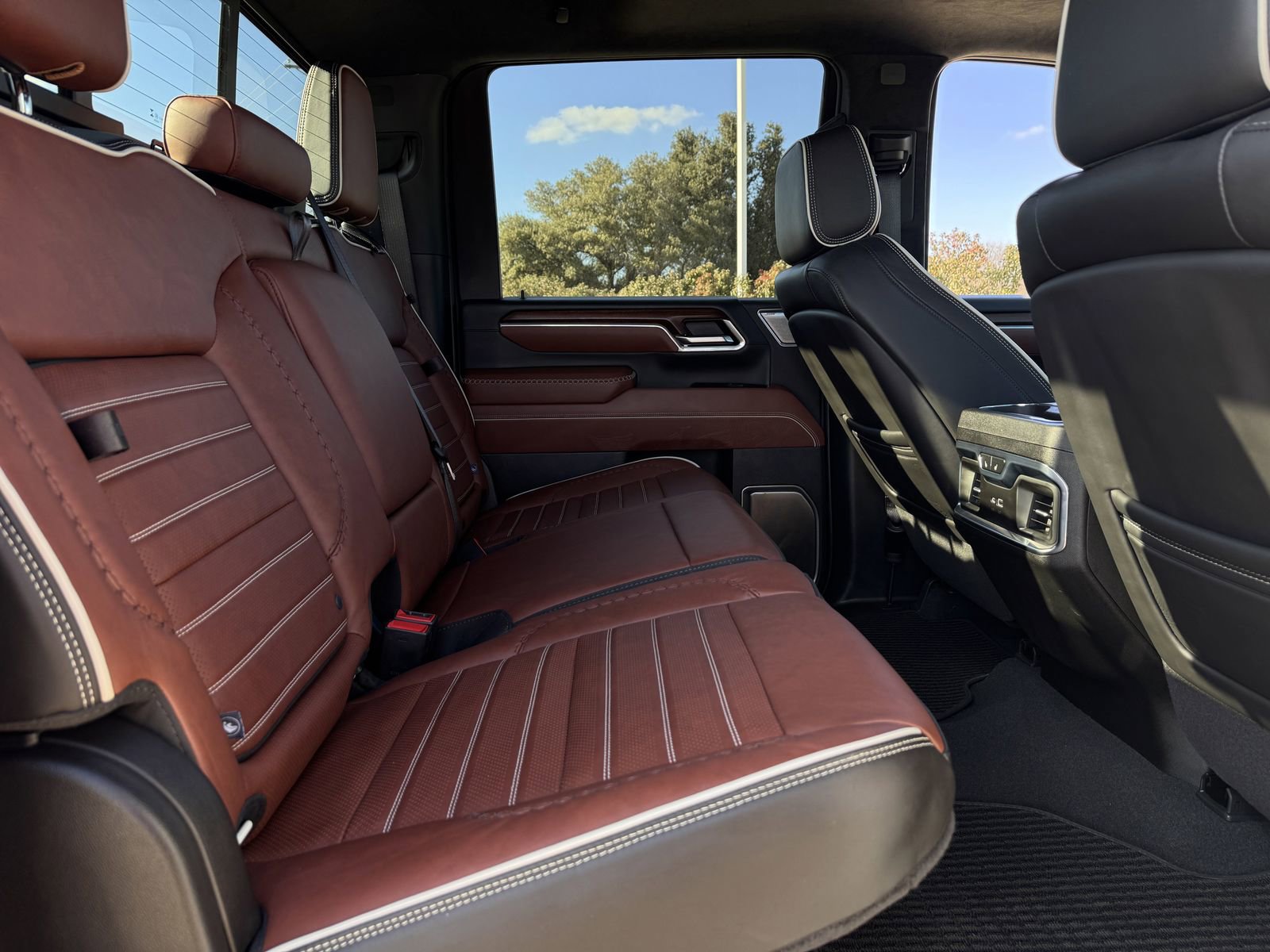 Used 2025 GMC Sierra 2500 Denali Ultimate image 29