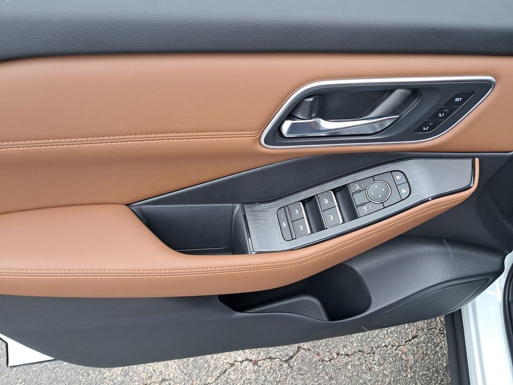 New 2026 Nissan Rogue Platinum w/ Platinum Premium Package image 11