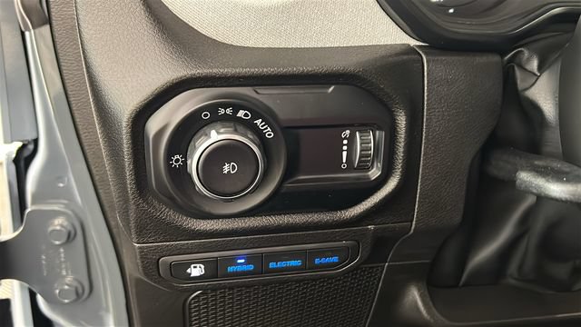 Used 2024 Jeep Wrangler Unlimited w/ Convenience Group AWD/4WD image 18