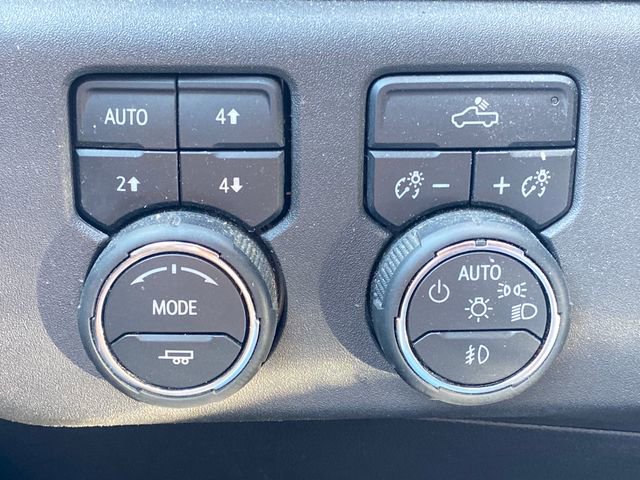 Used 2024 Chevrolet Silverado 1500 LT Trail Boss w/ Convenience Package II AWD/4WD image 29