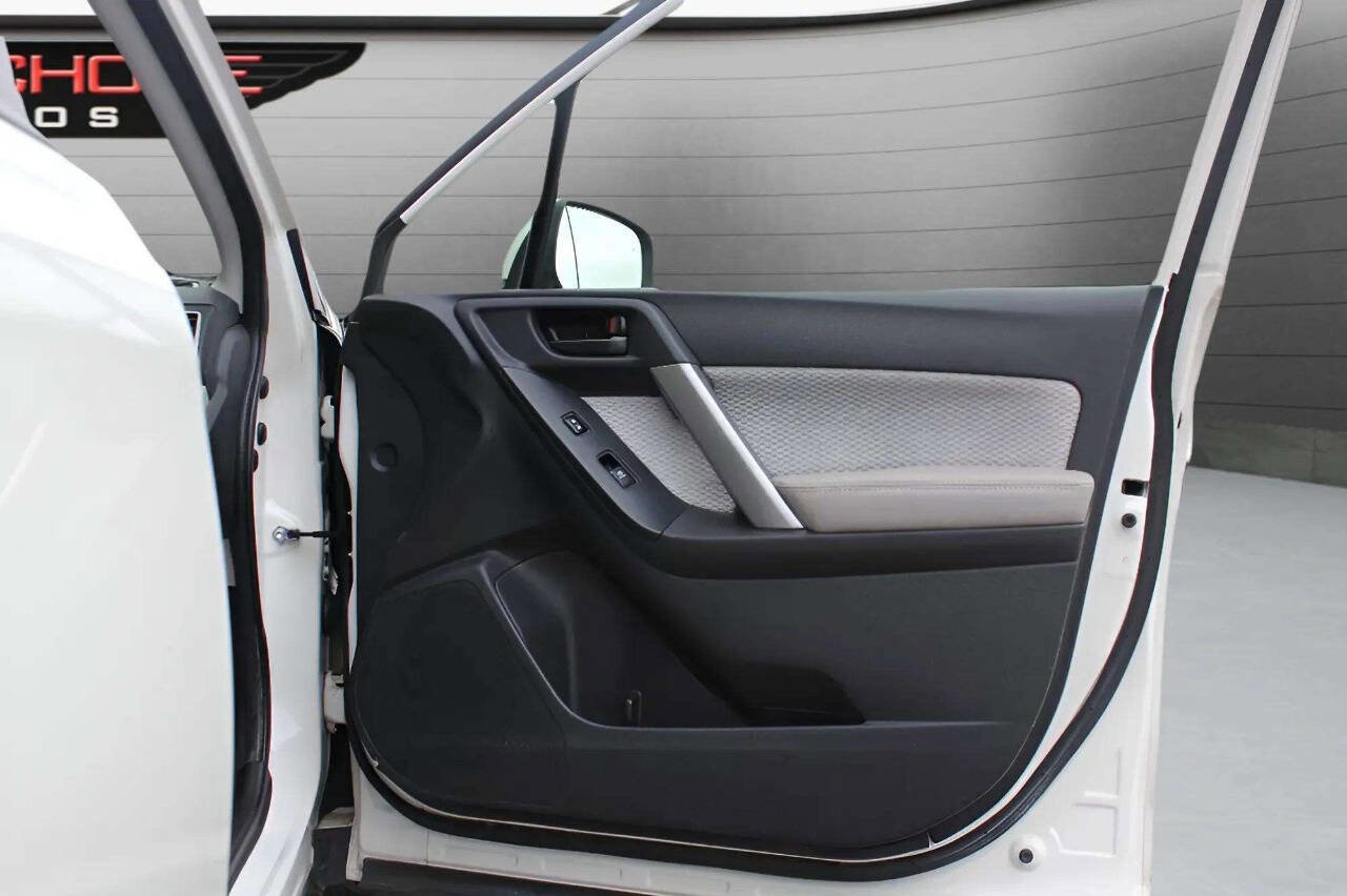 Used 2017 Subaru Forester 2.5i Premium w/ All-Weather Package image 10