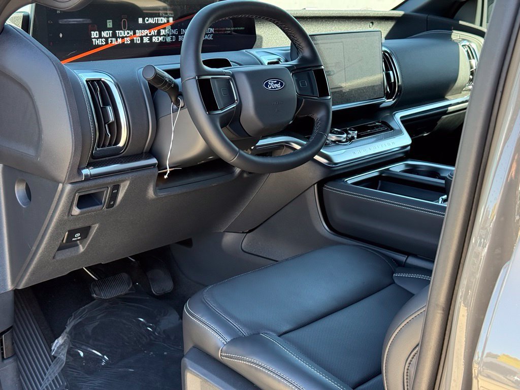New 2027 Ford Expedition Platinum w/ Stealth Appearance Package RWD image 6