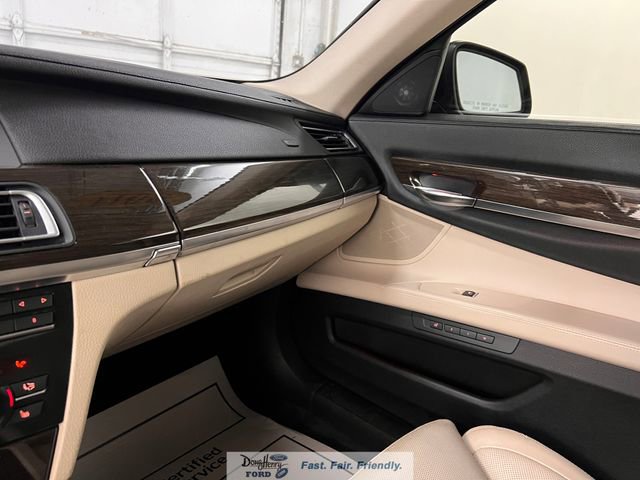 Used 2011 BMW 750i image 39