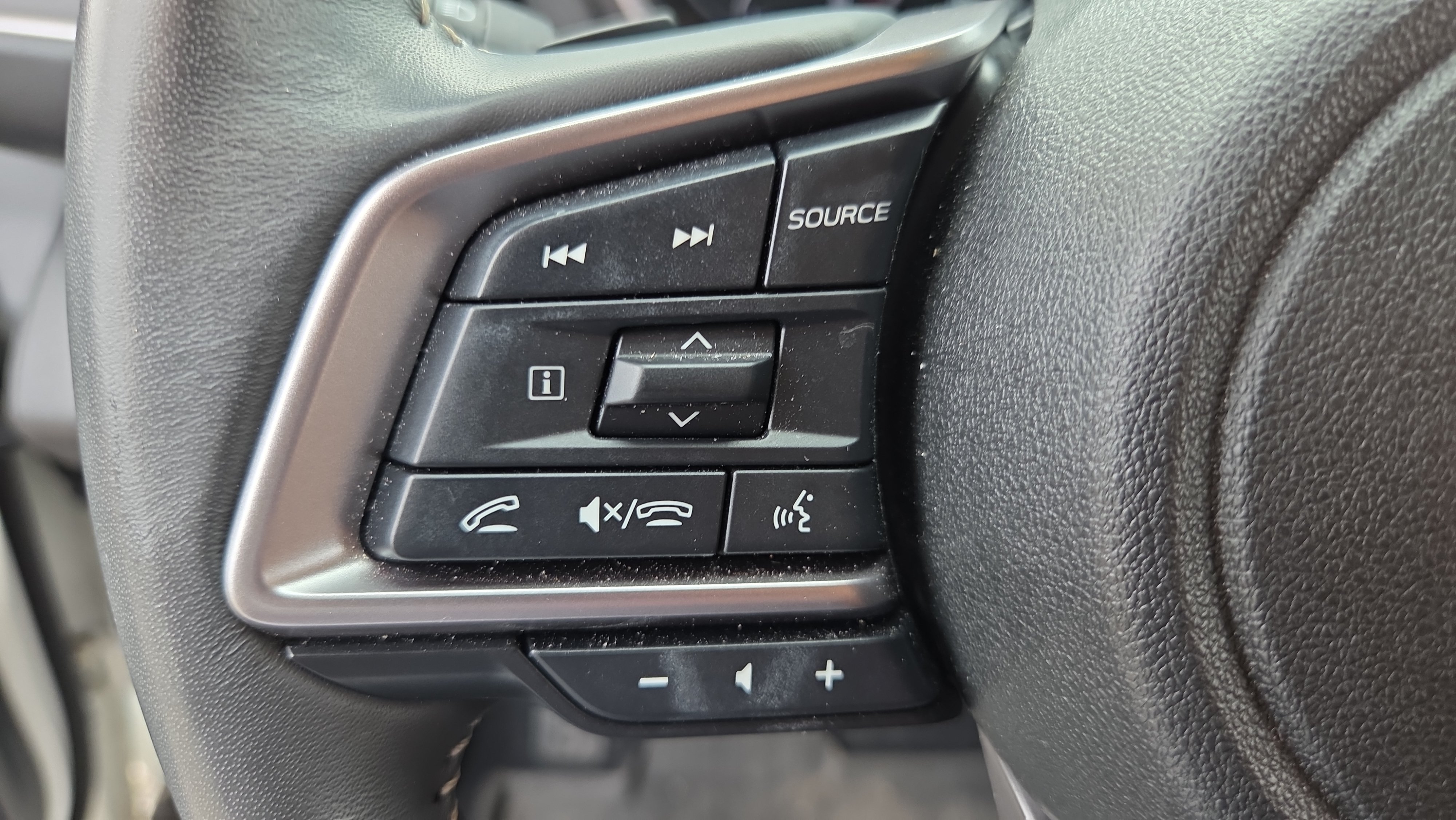 Used 2024 Subaru Ascent Touring AWD/4WD image 25
