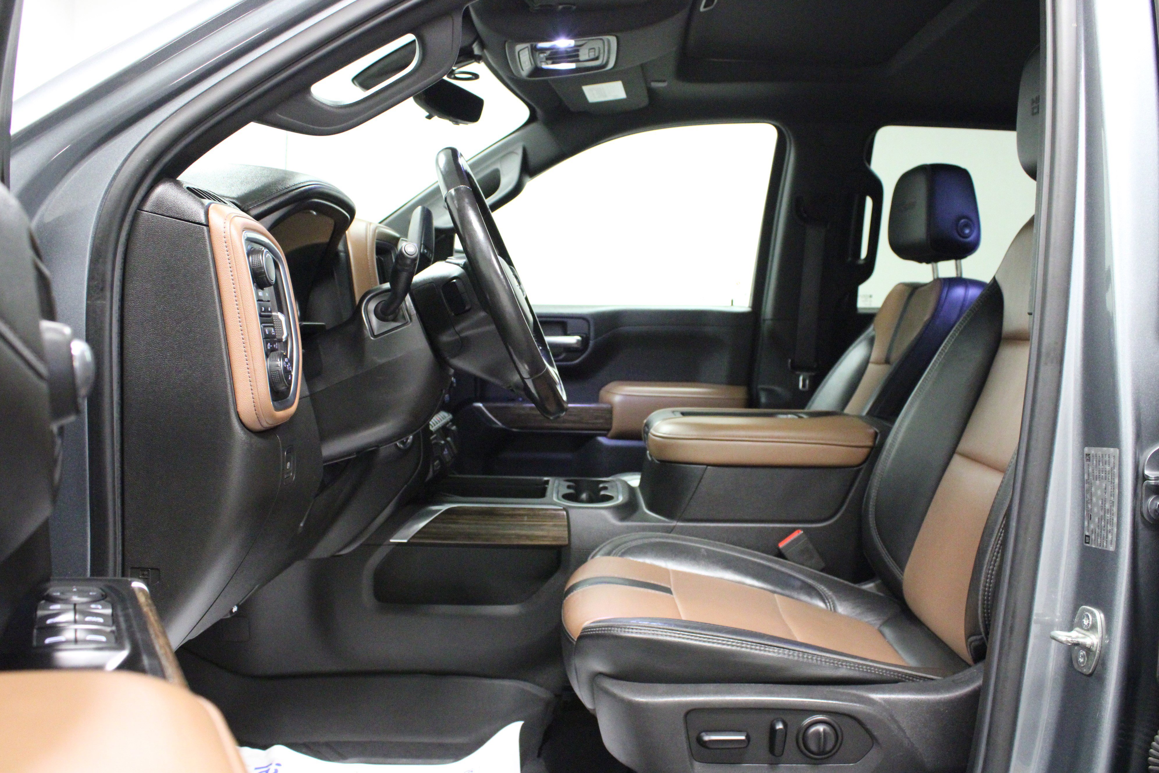 Used 2019 Chevrolet Silverado 1500 High Country image 12