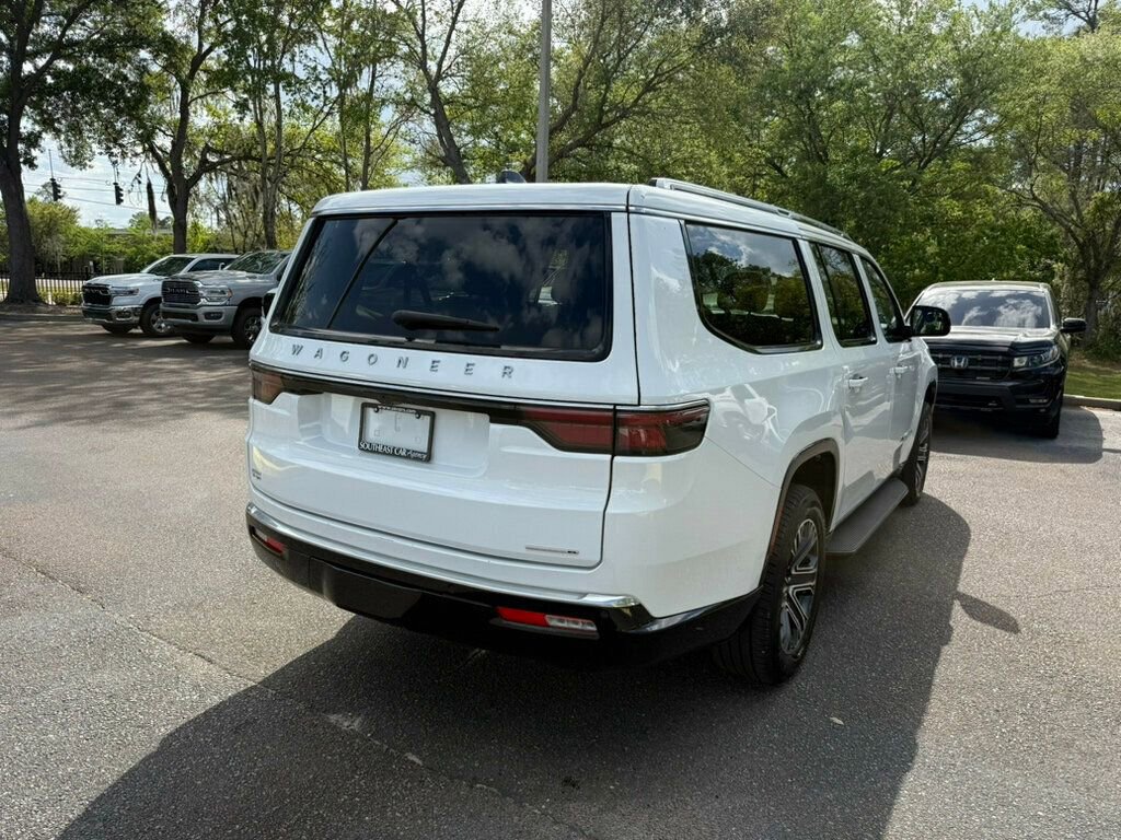 Used 2024 Jeep Wagoneer L Series II w/ Flexible Seating Group RWD image 11