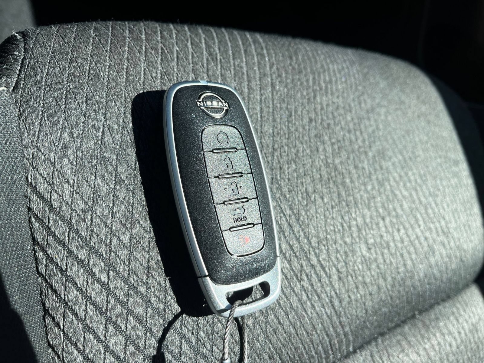 Used 2025 Nissan Rogue SV FWD image 21