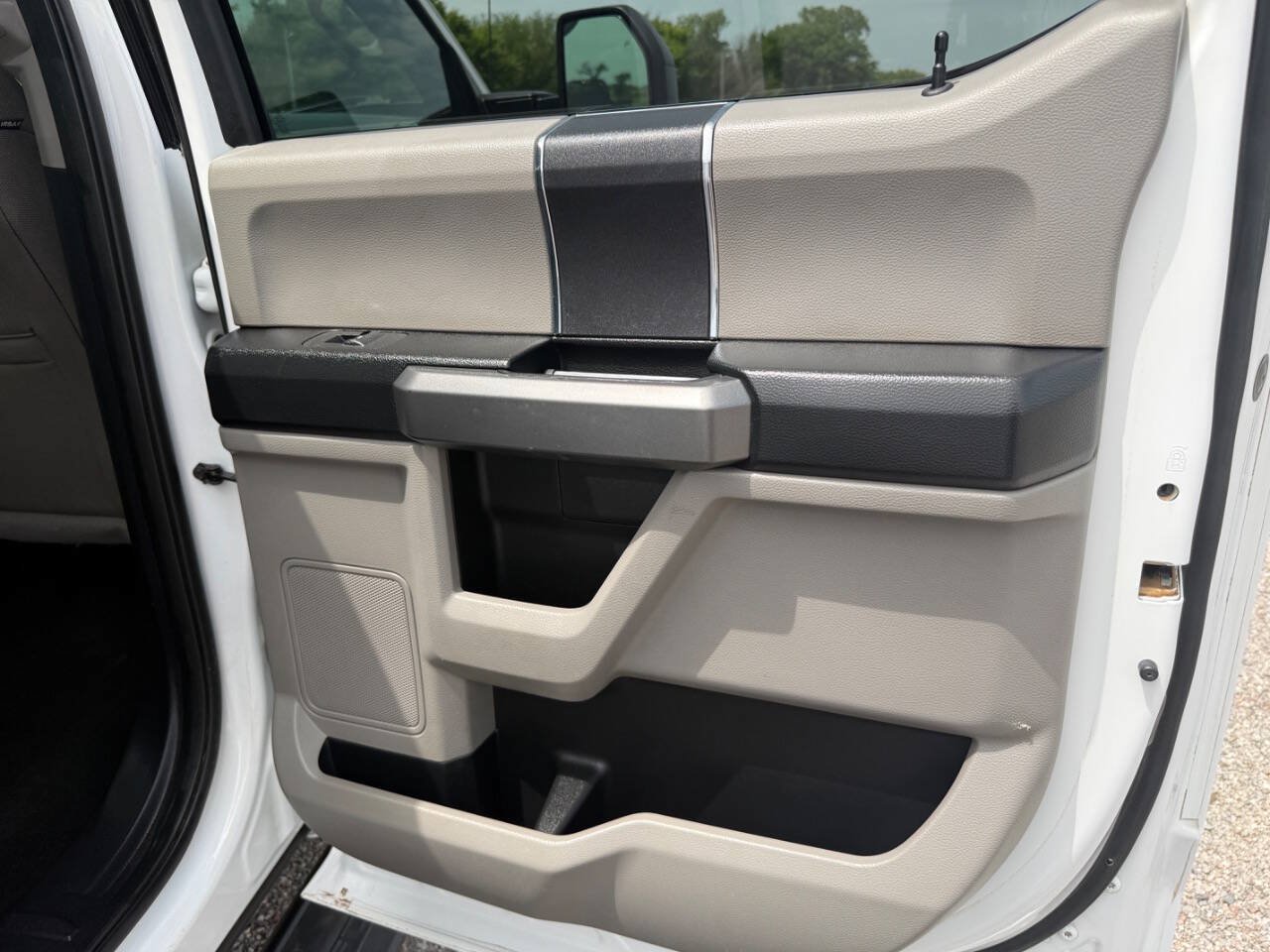 Used 2017 Ford F250 XLT w/ XLT Value Package AWD/4WD image 43