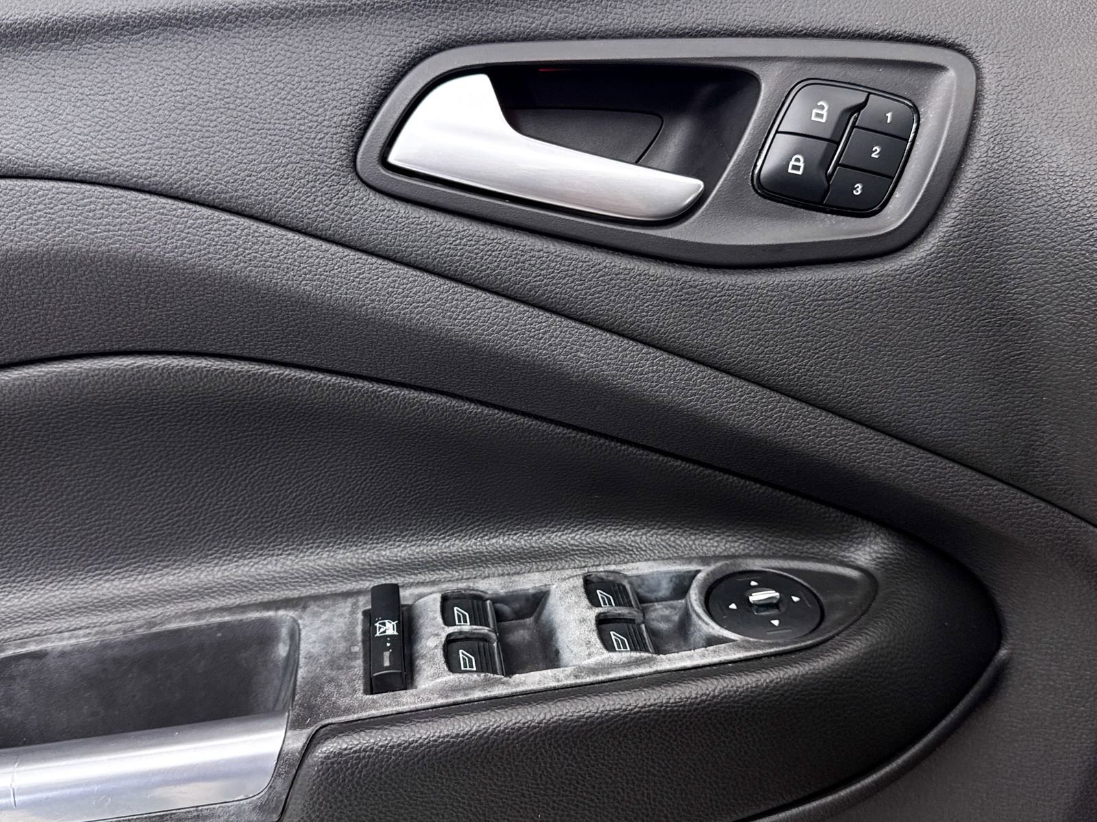 Used 2013 Ford Escape Titanium image 24