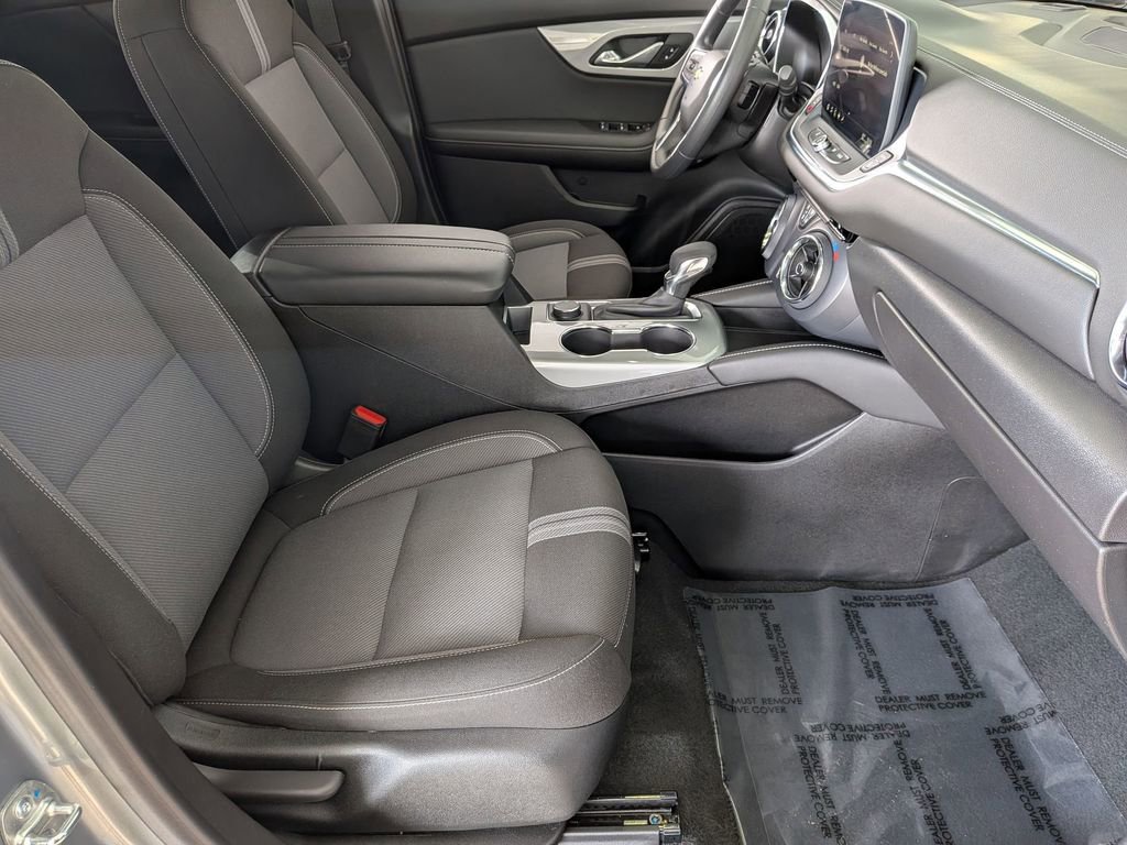 Used 2025 Chevrolet Blazer LT FWD image 30