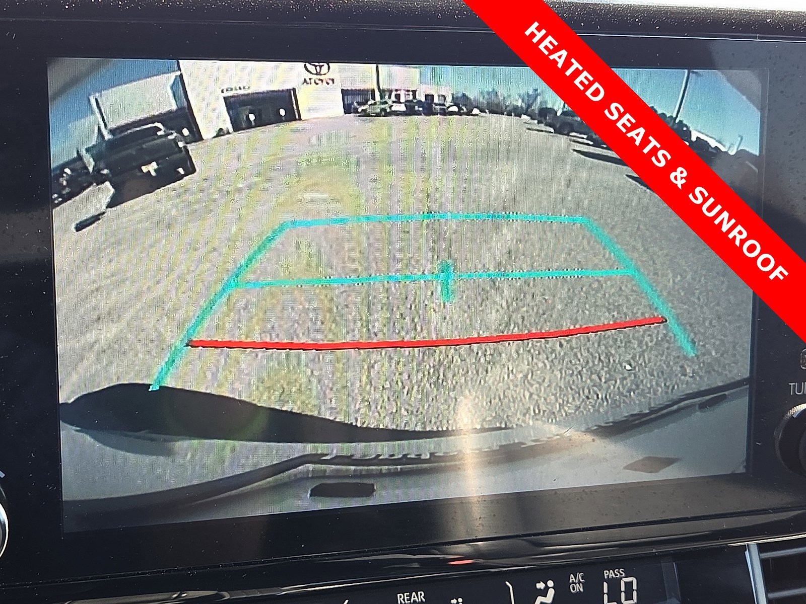 Used 2023 Toyota Sienna XSE w/ XSE Plus Package image 20