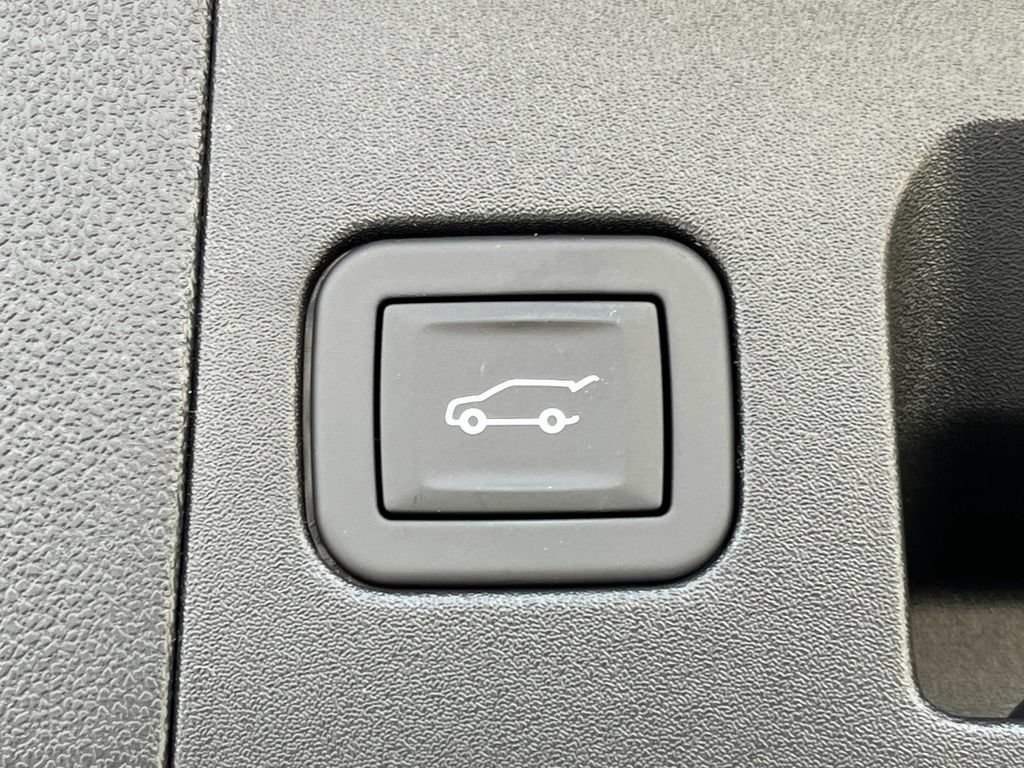 New 2026 Cadillac XT5 Premium Luxury w/ Driver Assist Package FWD image 12