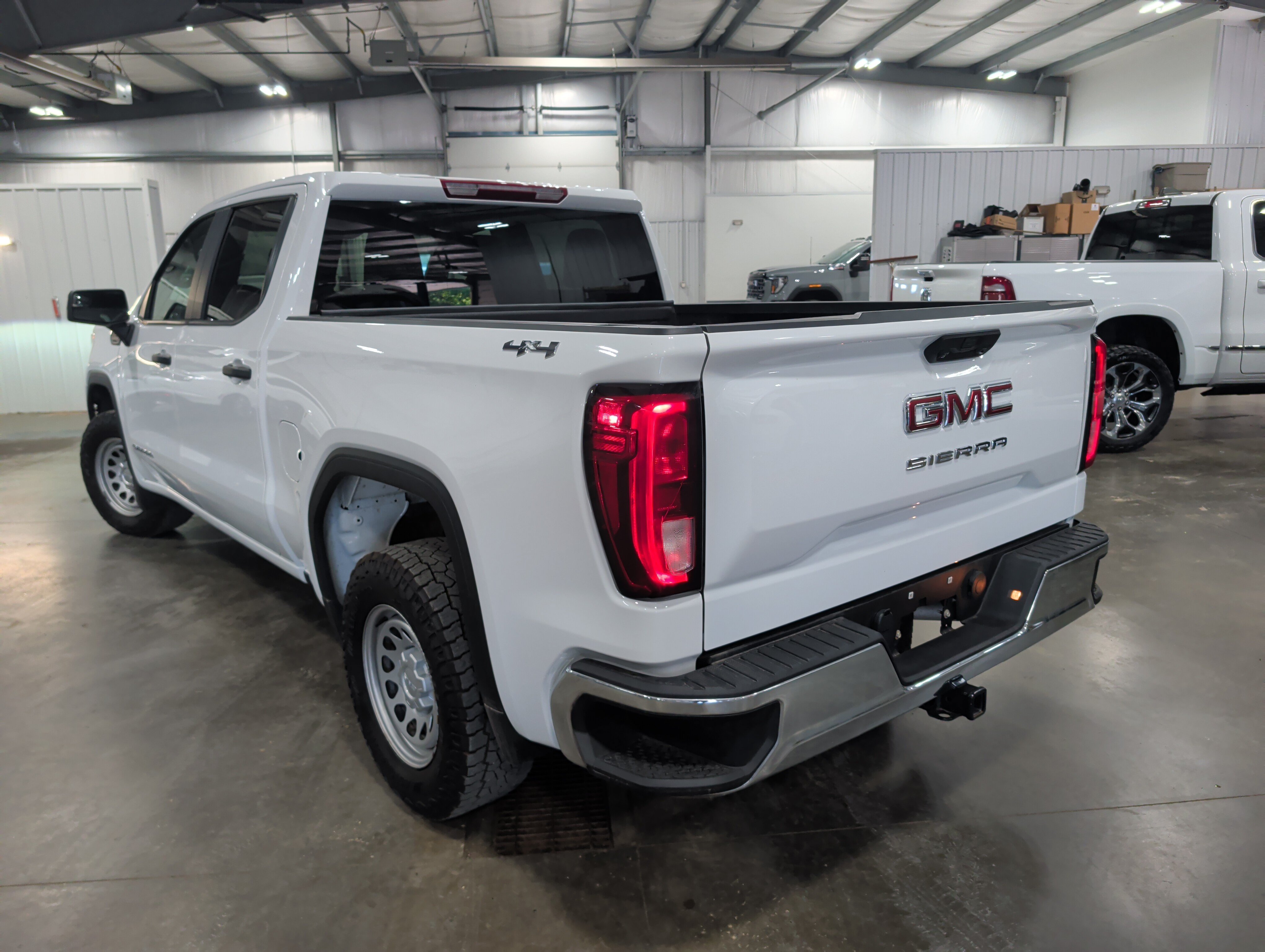 Used 2024 GMC Sierra 1500 Pro w/ Pro Value Package AWD/4WD image 4