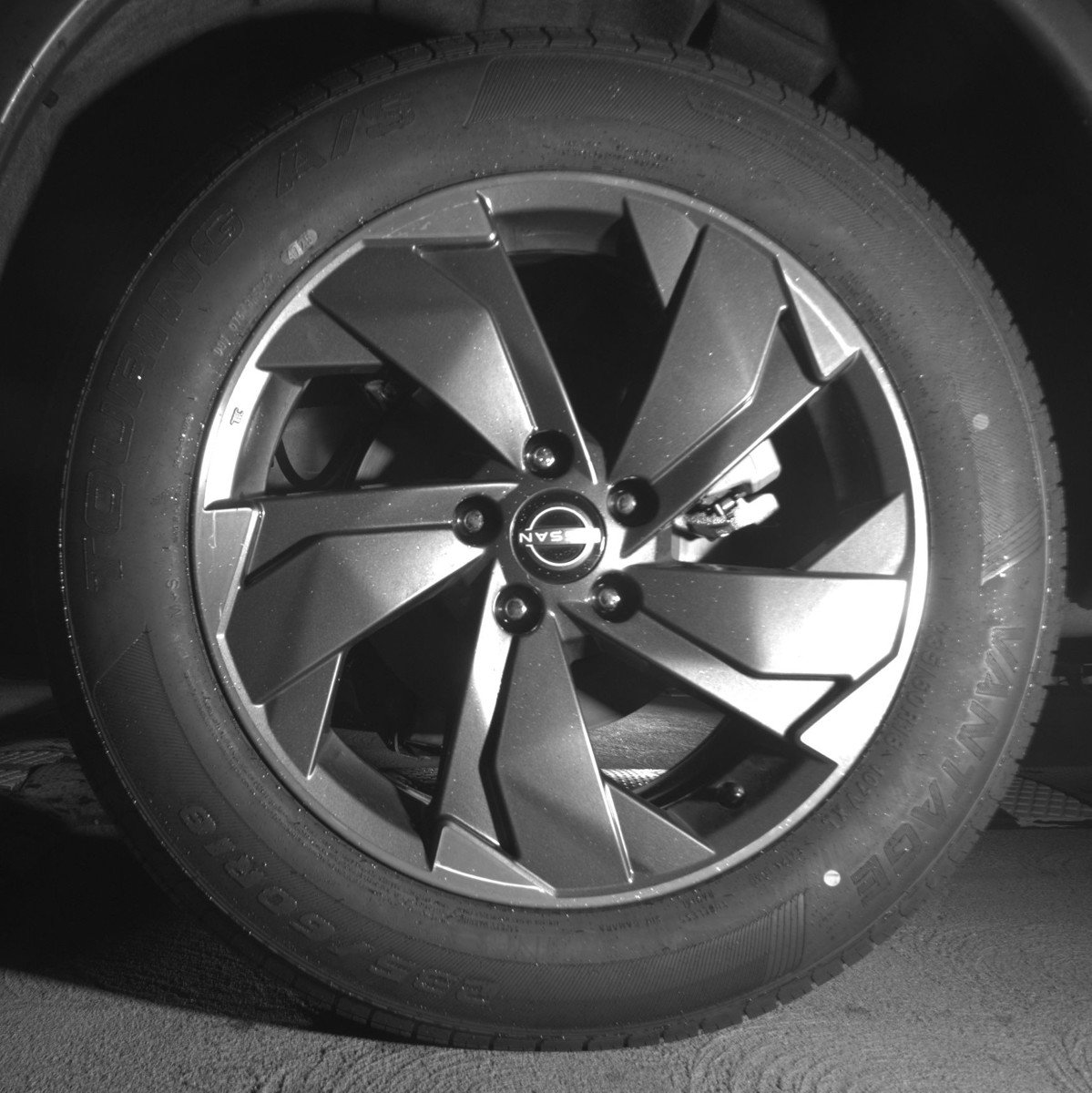Used 2025 Nissan Rogue SV AWD/4WD image 14