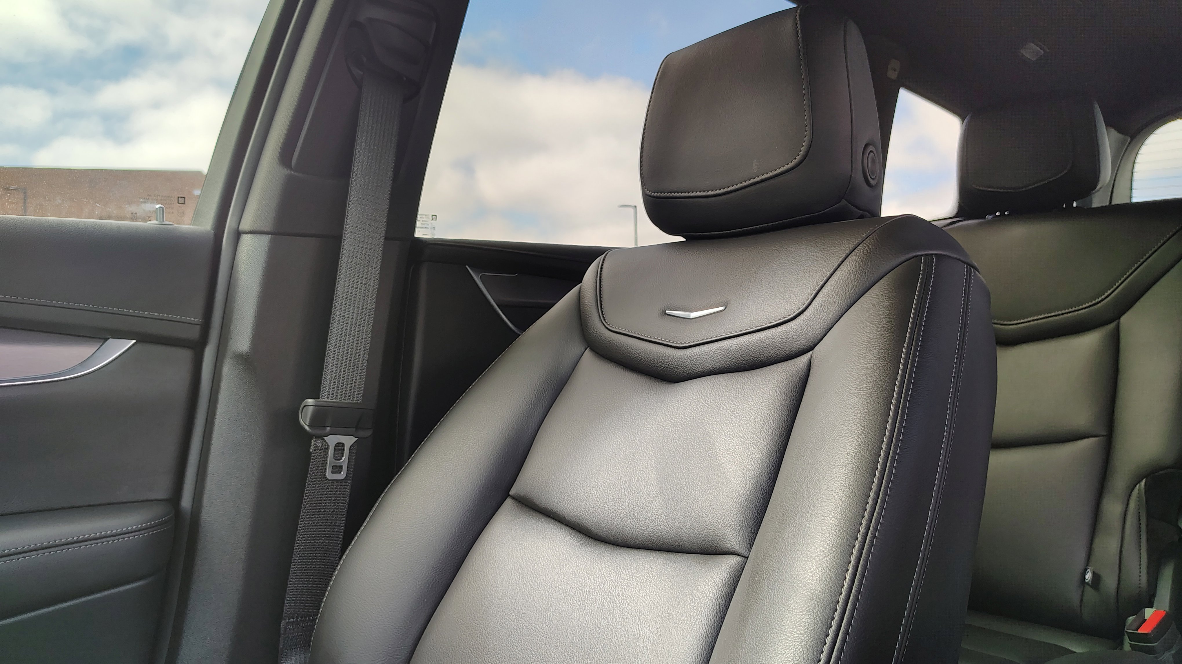 New 2025 Cadillac XT6 Luxury w/ LPO, Premium Carpet Package image 22